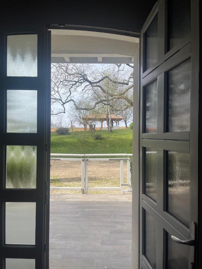 Domaine Des Peyries - Chambres Et Table D'Hotes Saint-Barthelemy-d'Agenais Dış mekan fotoğraf