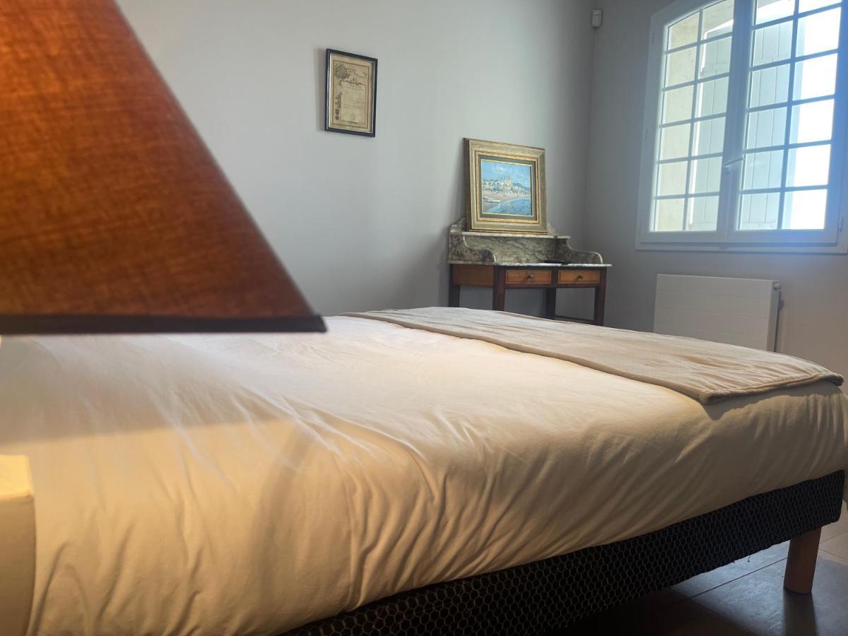 Domaine Des Peyries - Chambres Et Table D'Hotes Saint-Barthelemy-d'Agenais Dış mekan fotoğraf