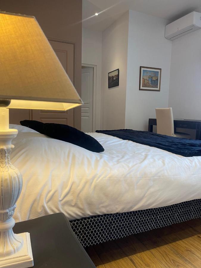 Domaine Des Peyries - Chambres Et Table D'Hotes Saint-Barthelemy-d'Agenais Dış mekan fotoğraf