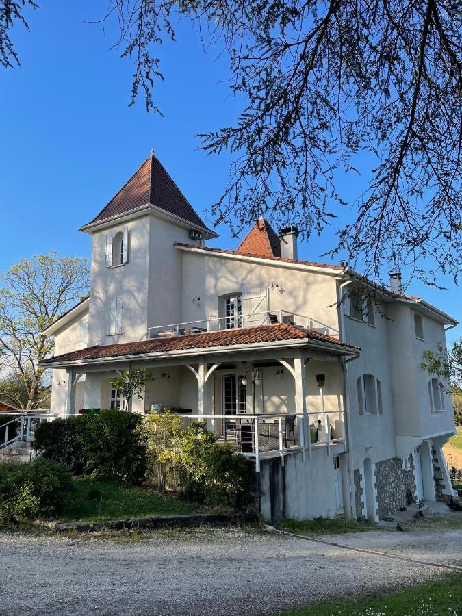 Domaine Des Peyries - Chambres Et Table D'Hotes Saint-Barthelemy-d'Agenais Dış mekan fotoğraf